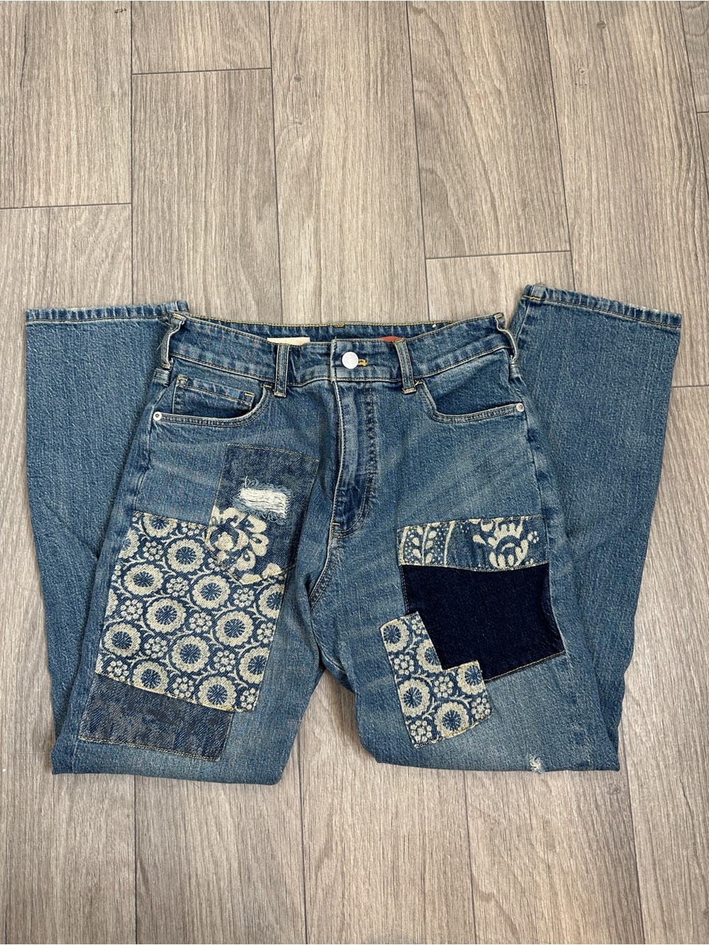 Pilcro The Borrowed Boyfriend Jeans Size 25 Patchwork Distressed Anthropologie